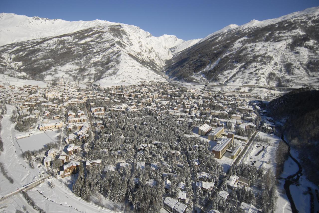 Residence La Tana Del Ghiro Bardonecchia Ngoại thất bức ảnh